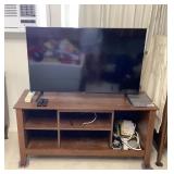 MMS229 Samsung 43” Flat Screen TV & Pressed Wood Stand