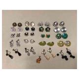 MMS300 Vintage Costume Jewelry Earrings 