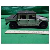 1/18 scale of Hummer plastic Maisto Thailand