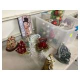 VARIOUS CHRISTMAS DECOR - HOME DECORAssorted garden decorations in a box